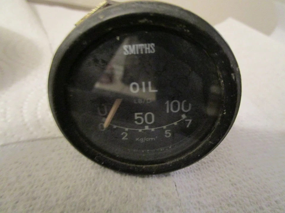 Triumph TR250 TR6 Oil Pressure Gauge 1968-1972 Smiths #PL2302/33 - Image 1 of 3