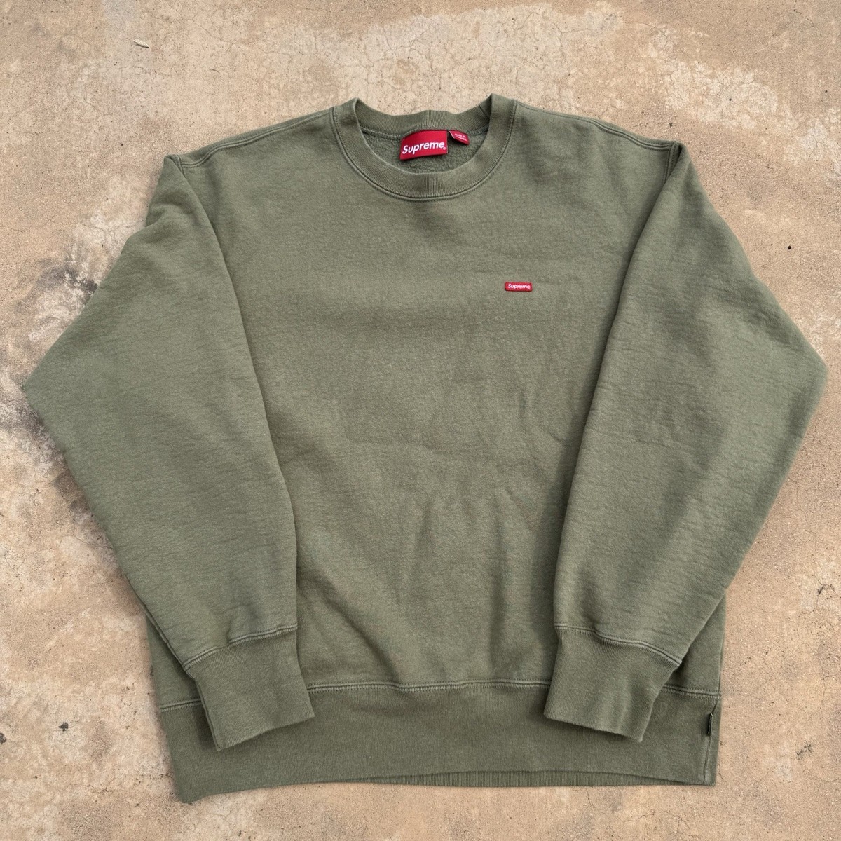 トップス Supreme Small Box Raglan Crewneck Olive Supreme Small Box Raglan Crewneck Light Olive Men's - SS24 - US