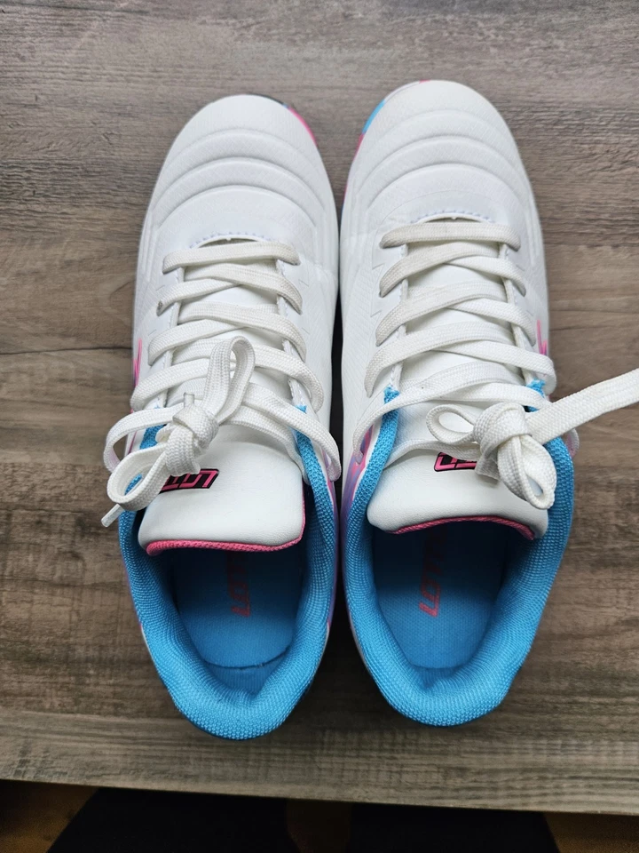 Pre-owned Girls LOTTO Brand Soccer Cleats Size 5 White/Pink/Blue - Image 1 of 4