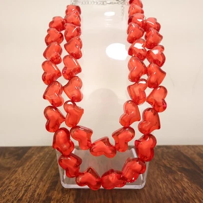 Collar Corazones Rojos Lucite Doble Hilo Alegre Romántico Tono Plateado Ajustable Foto 1 de 4