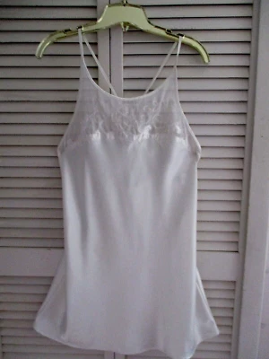 NATORI CLASSICS SAKS QUINTA AVE BLANCO CHEMISE SLIP BORDADO SATINADO SEDOSO XS Foto 1 de 4