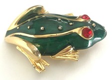 Trifari 2.5” Vintage Green Enamel Frog Brooch Red Eyes Incredible