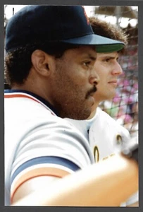 1990 ASG Cecil Fielder & Jose Canseco NON FIRMATO 4x6 FOTO ISTANTANEA ORIGINALE #4 - Foto 1 di 1