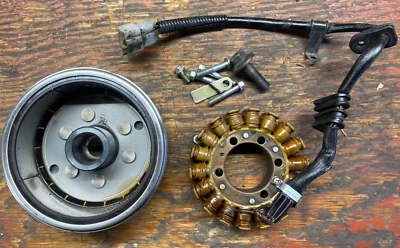 Volante y estator Honda Interceptor 500 1984-1985 con herrajes 31100-KE7-024 Foto 1 de 4