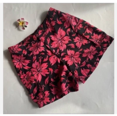 Pantalones Cortos Catalina Negro y Rosa Floral Estilo Hawaiano Talla M 8-10 Usados en Excelente Condición Foto 1 de 4