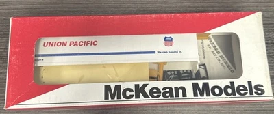 McKean HO Scale Kit #1202 Union Pacific 50’ TOGC Flat w/45’ Trailer NOS - Image 1 of 3
