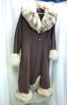 ABRIGO DE LANA MARRÓN VINTAGE AÑOS 60 HASTA EL TOBILLO TAL VEZ RIBETE DE PIEL DE ZORRO TALLA S-M BOTÓN Foto 1 de 4