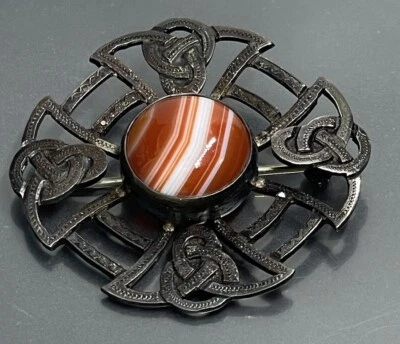 Broche prendedor cruz maltesa ágata encaje blanco naranja trabajo abierto Escocia 1,7” Foto 1 de 4