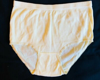 VINTAGE GRANNY PANTIES / PRETTY PASTEL YELLOW /SOFT COTTON-POLY/WASHABLE / SISSY - Image 1 of 4