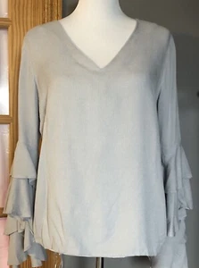 Chelsea 28 Pullover Blouse Women’s Sz M Bell Sleeves Ruffles Gray Fairy Boho - Picture 1 of 11