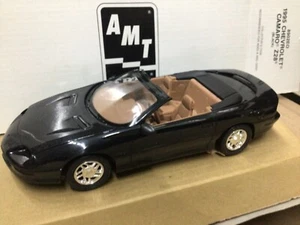 AMT 8902eo 1995 Chevy Camaro Z28 negro convertible promoción 1/25 buena ranura carrocería de coche - Imagen 1 de 3