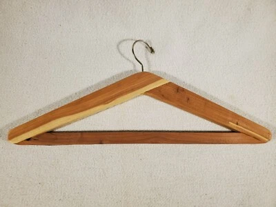 Percha de madera de cedro vintage MCM Mid Century moderna sastrería Foto 1 de 3