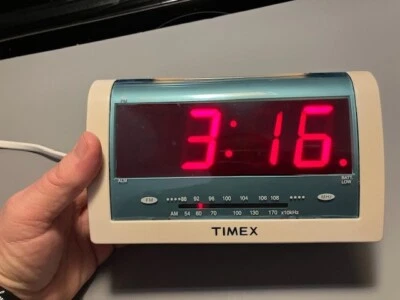 Timex T256W Alarm Clock Radio-Larger Red LED-Dimmer-AM/FM-Corded-Tested - Image 1 of 4