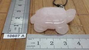 Pendentif tortue 42 mm en QUARTZ ROSE + cordon reglable lithotherapie reiki - Picture 1 of 4
