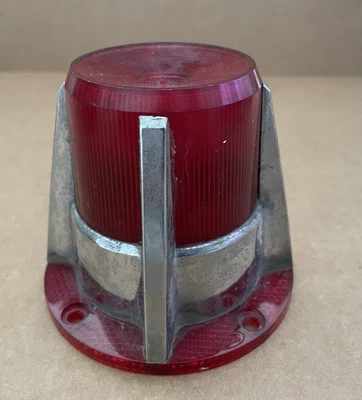 Lente de plástico vintage Mercury Comet 1963 luz trasera #733 Foto 1 de 4