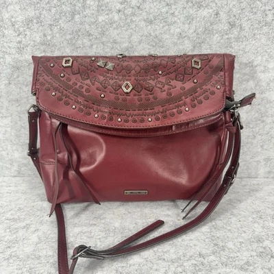 Bandolera Miss Me Tachonada Roja Bolso Mensajero Y2K Retro Imitación Cuero Foto 1 de 4