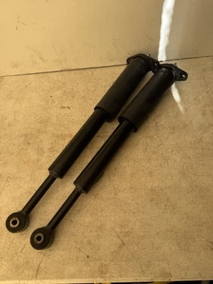 Par de amortiguadores traseros Dodge Challenger 2015-2023 izquierdo derecho 🔥 Foto 1 de 4