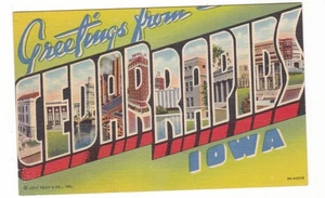 CEDAR RAPIDS, IOWA large letter linen vintage postcard / Greetings - Bild 1 von 2