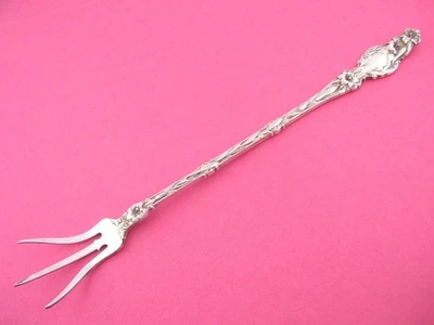 Rare Sterling Silver Whiting Lily 1902 Lettuce Serving Fork w/ pat date ~no mono - Image 1 of 4