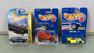 Hot Wheels Diecast Oshkosh Snowplow Twin Mill II New Old Stock Lot - Picture 1 of 11