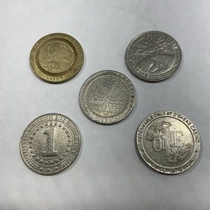 Casino Gaming Token Lot of 5  Luxor O’Sheas Excalibur 2 Foxwoods Vtg Coin - Picture 1 of 2