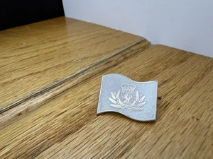 Cunard Cruise Line House Flag Lapel Pin Past Guest Souvenir Collectables White - Picture 1 of 2