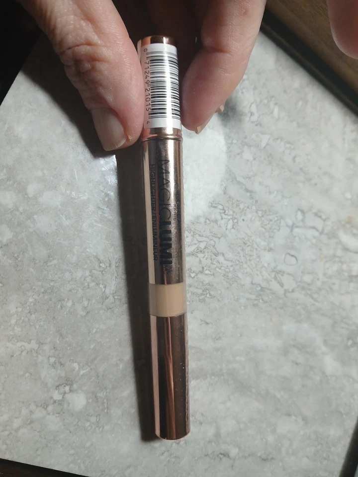 L'Oreal Paris Magic Lumi Highlighter #864 MEDIUM 0.05 fl. oz New - Image 1 of 1