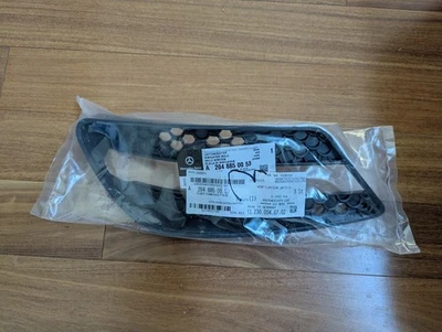 Rejilla de ventilación delantera izquierda Mercedes C250-350 2008-2014 parte # A 204 885 00 53 Foto 1 de 2