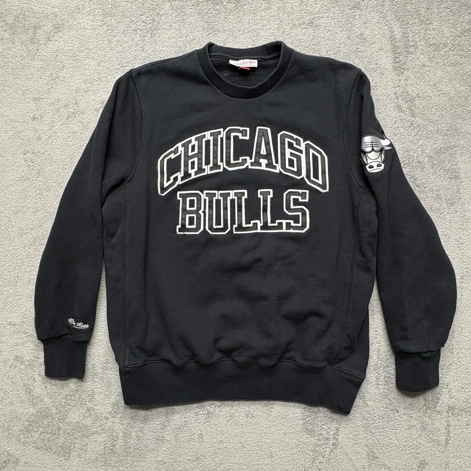 Chicago Bulls Sweater Mens Medium Black NBA Basketball Crewneck Mitchell & Ness - Image 1 of 4