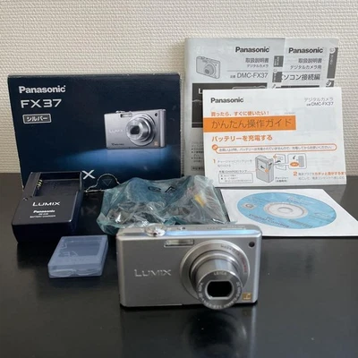 Fotocamera digitale Panasonic Lumix FX37 argento modello FX37 fotocamera comp... - Immagine 1 di 4