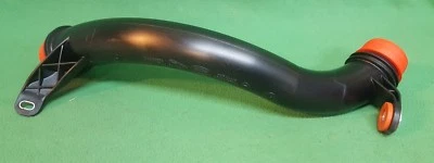 for RANGE ROVER EVOQUE DISCOVERY SPORT PLASTIC INTERCOOLER PIPE LR072140 - Image 1 of 4