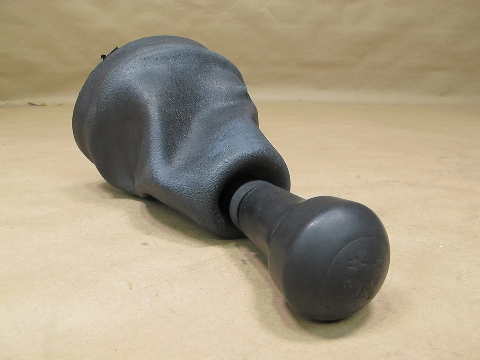 🥇77-88 POMO DE CAMBIO DE TRANSMISIÓN MANUAL PORSCHE 924 M/T CON MALETERO OEM Foto 1 de 4