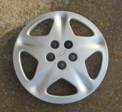 15" 2000 01 02 Chevrolet Cavalier 5 spoke Hubcap Wheel Cover 9594640 - Imagem 1 de 2