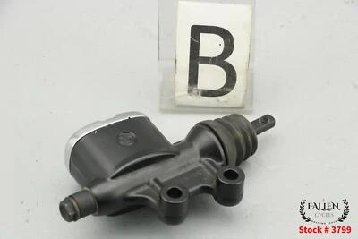 2017 Harley Electra Glide Ultra CVO 后刹车主缸 + 铬盖 — 第 1/4 张图片