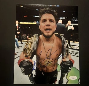 Foto firmata Henry Cejudo Triple C 8x10 Jsa Coa firmata UFC MMA - Foto 1 di 1