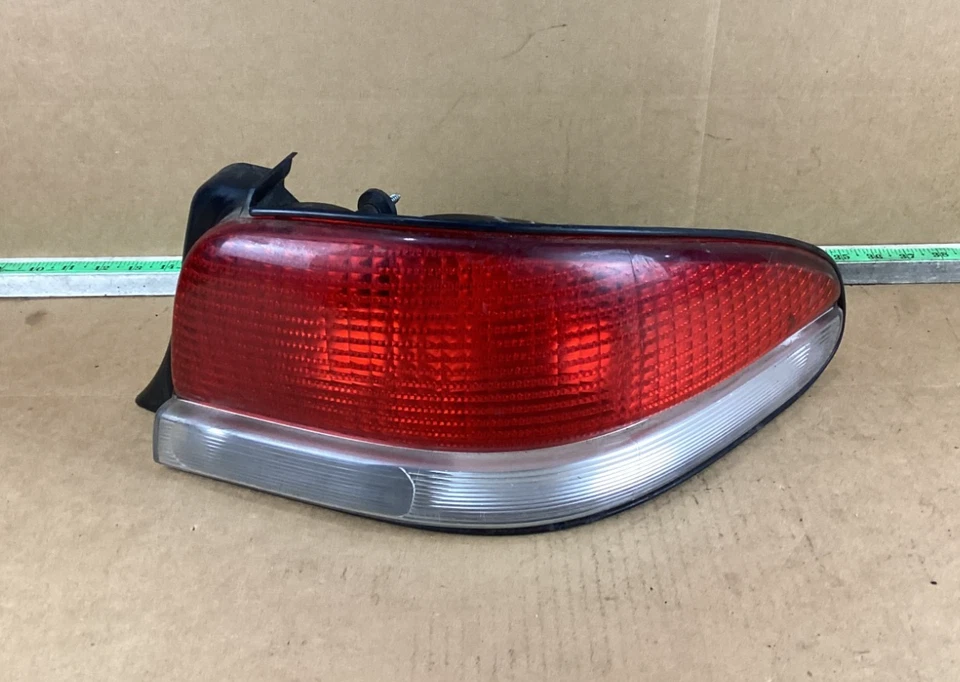 1995 - 2000 Chrysler Cirrus Rear Right Passenger Side Taillight Assembly - Image 1 of 4