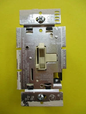 Выключатель света Lutron Toggler с диммером Incadescent цвет слоновой кости 600 Вт макс. - Изображение 1 из 4