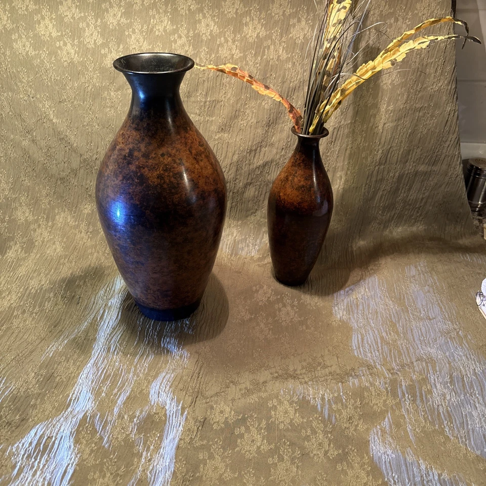 Juego de jarrones de pedestal Hosley Classic Collection de color rojo y cobre 9/13 pulgadas Foto 1 de 4