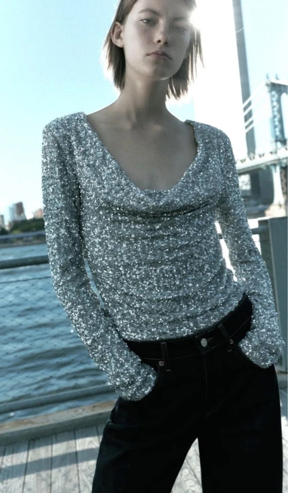 女式 Zara 银色亮片圆领紧身衣 S 码 — 第 1/4 张图片