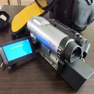 Sony DCR-DVD110E Camcorder – 40x Zoom – sehr guter Zustand - Bild 1 von 8