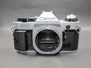Solo cuerpo de cámara Canon AE-1 Program Silver 35 mm SLR - Imagen 1 de 10