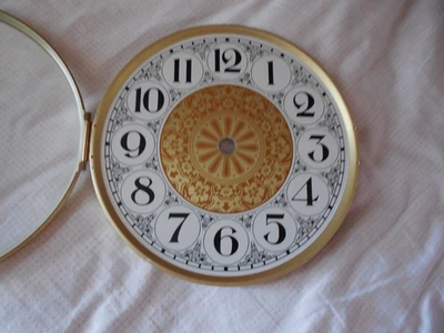 Cara de reloj de sobremesa con cubierta de vidrio con bisagras - 5 1/2 pulgadas - Alemania Foto 1 de 4