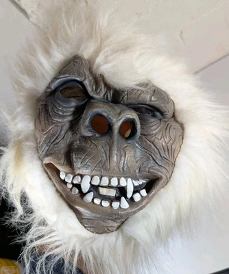 Máscara de Halloween cabeza completa gorila Yeti muñeco de nieve abominable de colección con piel blanca Foto 1 de 4