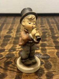 Pre-Owned Goebel HUMMEL W Germany 5" Figurine #85/0 SERENADE Boy With Horn - Picture 1 of 11