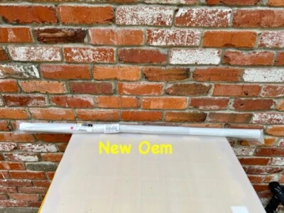 Moldura de cinturón izquierdo Toyota 86/Scion FR-S 2013-2020 SU003-08596 NUEVO OEM Foto 1 de 4