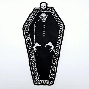 PARCHE TRASERO BORDADO BLANCO ATAÚD NOSFERATU - Imagen 1 de 2