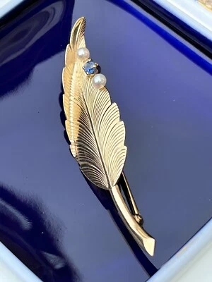 蒂芙尼 14K 金色蓝色蓝宝石珍珠叶羽毛纹理胸针 — 第 1/4 张图片
