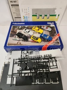 Pola 817 HO 1:87 Police Station / Car Dealership with (6) Vehicles - Picture 1 of 7