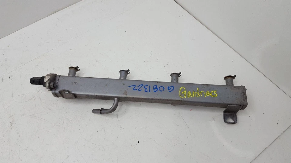 Riel de combustible compatible con 19-23 LEXUS ES300H 1235088 Foto 1 de 4