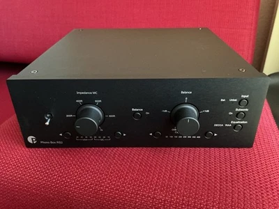 Pro-Ject Phono Box RS2,  Schwarz, Phono-Vorverstärker mit OVP - Bild 1 von 4